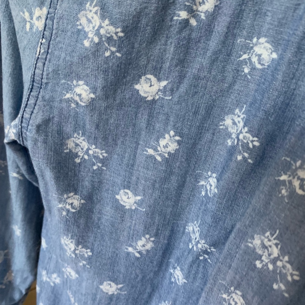 Floral “Denim“ Button Up - Picture 5 of 6